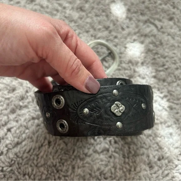 Genuine Leather Embellished Tooled Silver Buckle Floral Embossed Belt Sz L/XL - Picture 5 of 11